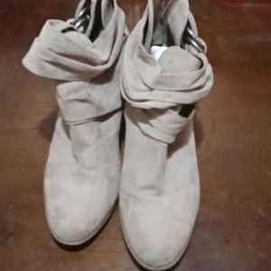 Cloud walkers - Size 11 Tan Ankle Boots For Sale.